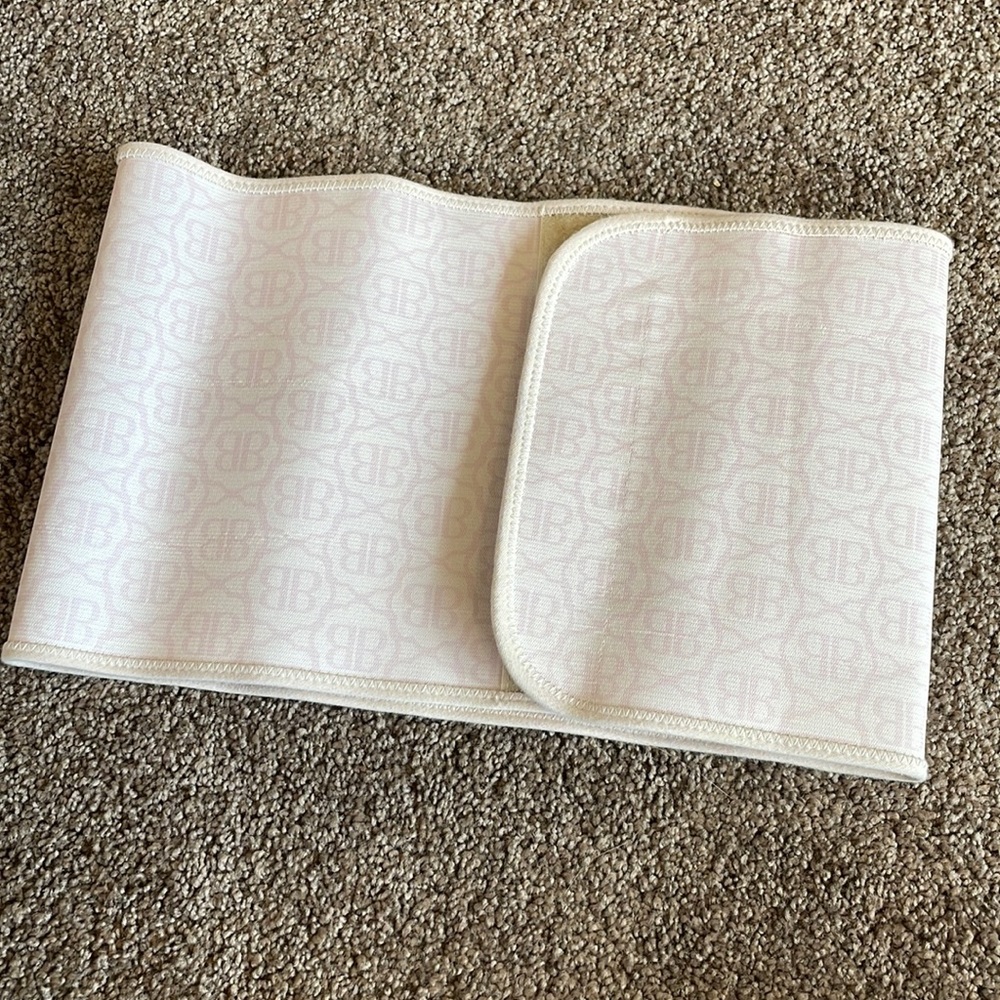 Brand new Belly Bandit postpartum original band in size medium